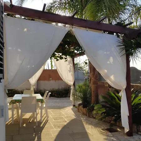 La Maison De Lucie *
